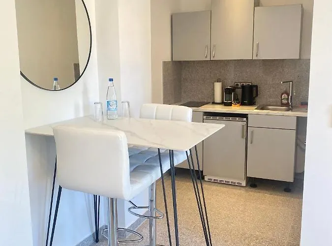 Appartement Schicke, Kleine In Im 2ten Obergeschoss